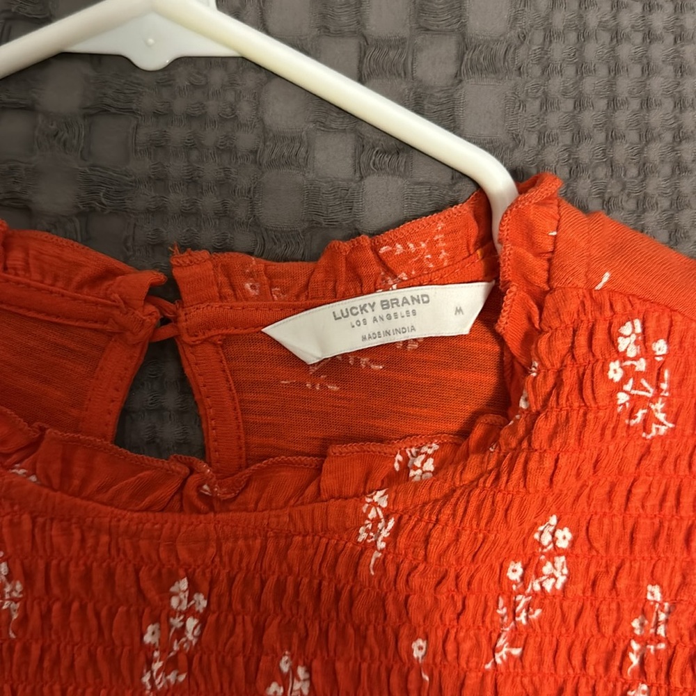 Red Top - Picture 2 of 3
